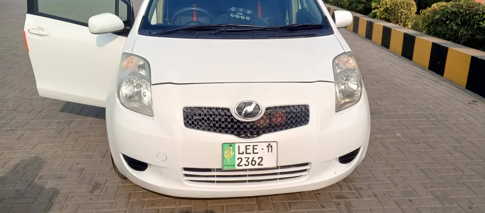 Toyota Vitz 2007 for sale in Lahore
