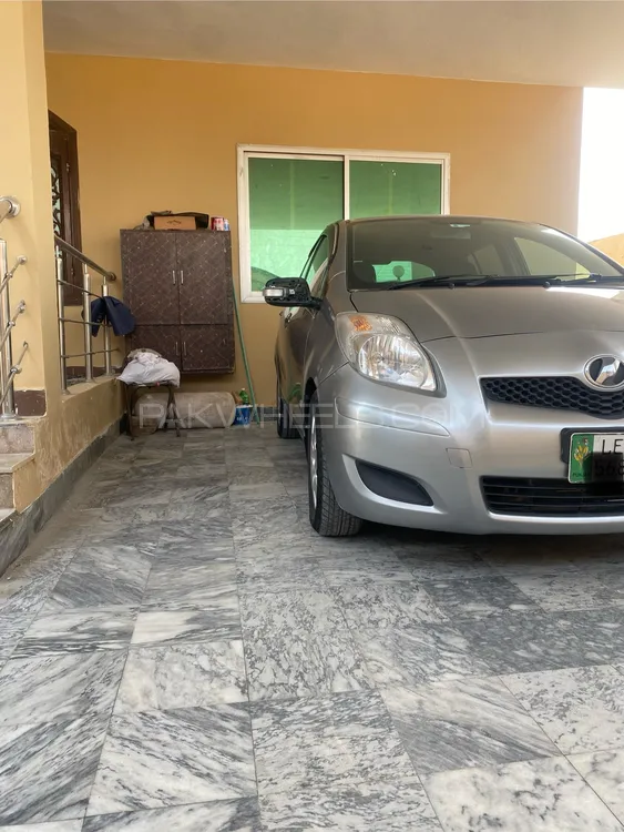 Toyota Vitz 2009 for Sale in Chakwal Image-1