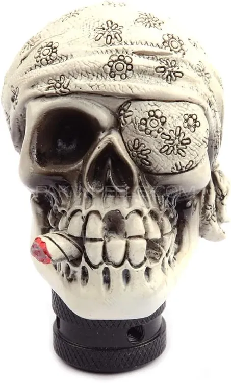Universal One-Eyed Pirate Smoking Skull Shift Gear Knob Car Shifter Lever Most Manual Automotive Veh