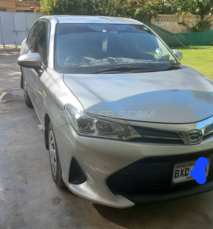 Toyota Corolla Axio 2018 for Sale in Karachi Image-1