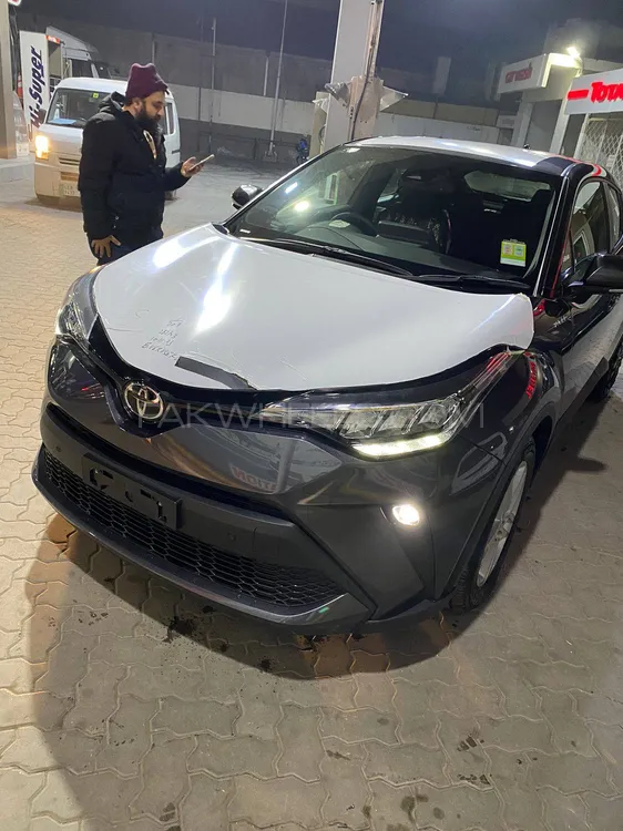Toyota C-HR 2022 for Sale in Lahore Image-1