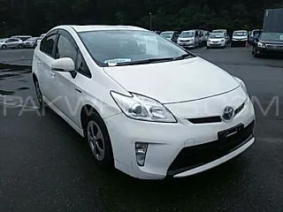 Toyota Prius 2014 for Sale in Haripur Image-1