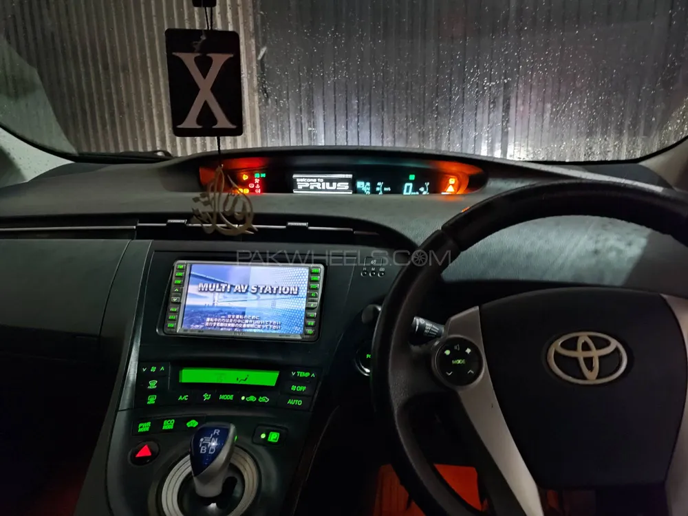 Toyota Prius 2010 for Sale in Sialkot Image-1