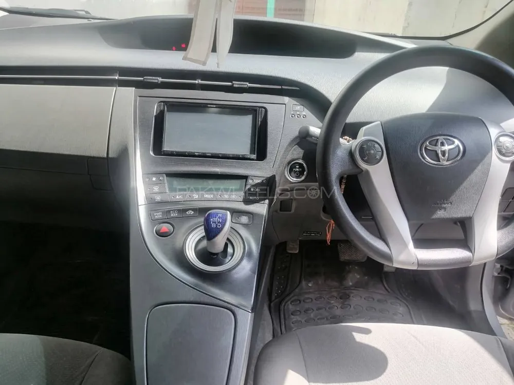 Toyota Prius 2009 for Sale in Mardan Image-1