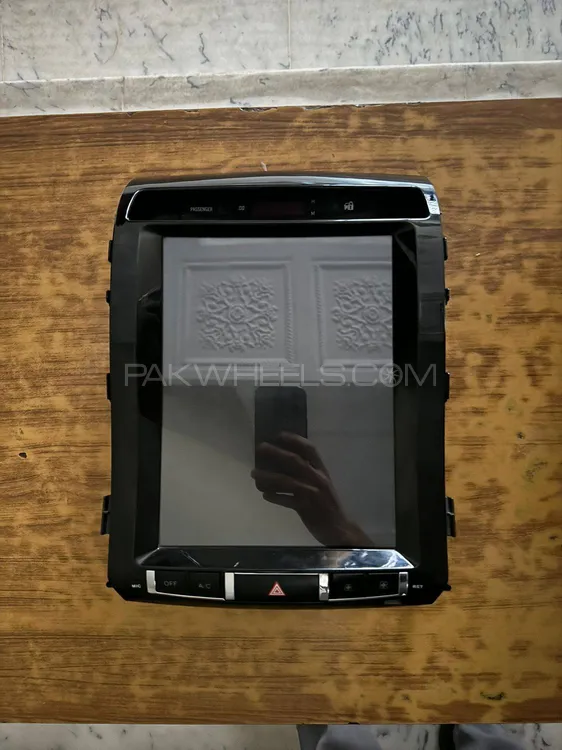 Land Cruiser Tesla Style Android Screen Image-1