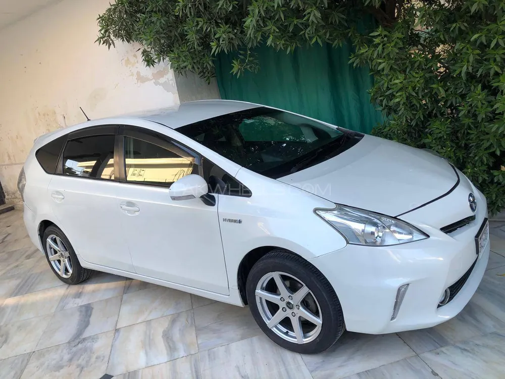 Toyota Prius 2014 for sale in Karachi