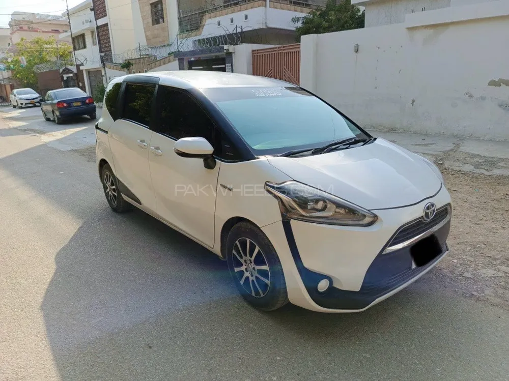 Toyota Sienta 2015 for sale in Karachi