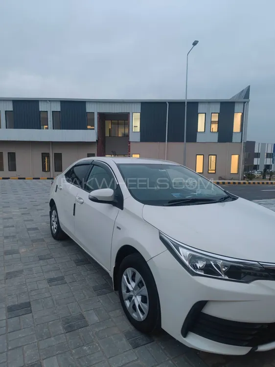 Toyota Corolla 2019 for Sale in Kamra Image-1