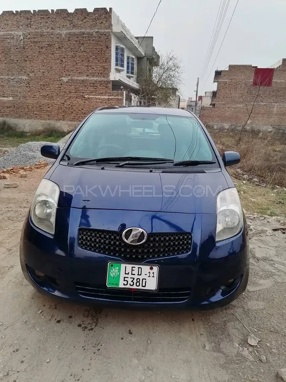 Toyota Vitz 2007 for Sale in Peshawar Image-1