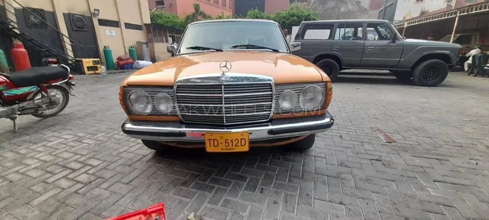 Mercedes Benz E Class 1977 for Sale in Lahore Image-1