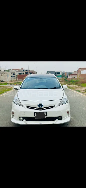 Toyota Prius Alpha 2012 for sale in Faisalabad