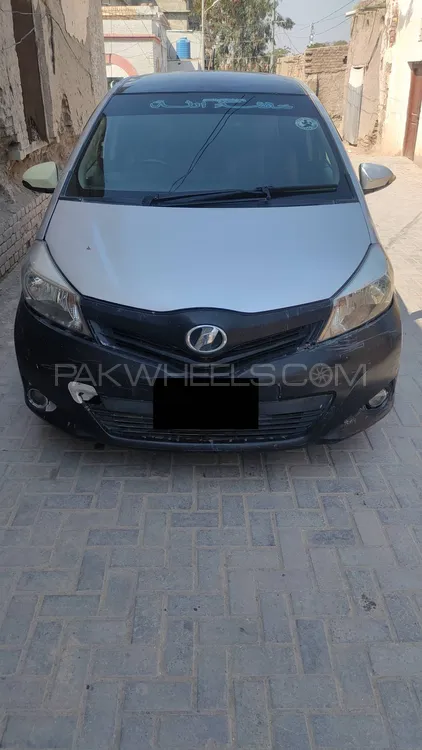Toyota Vitz 2011 for Sale in Sukkur Image-1