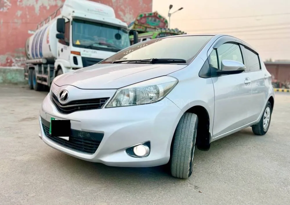 Toyota Vitz 2012 for sale in Multan