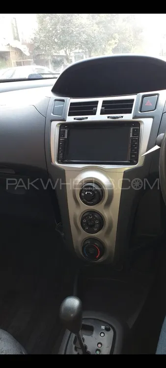 Toyota Vitz 2008 for Sale in Rahwali Image-1