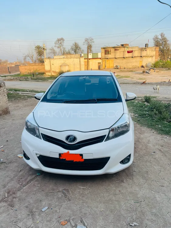 Toyota Vitz 2013 for sale in Bannu