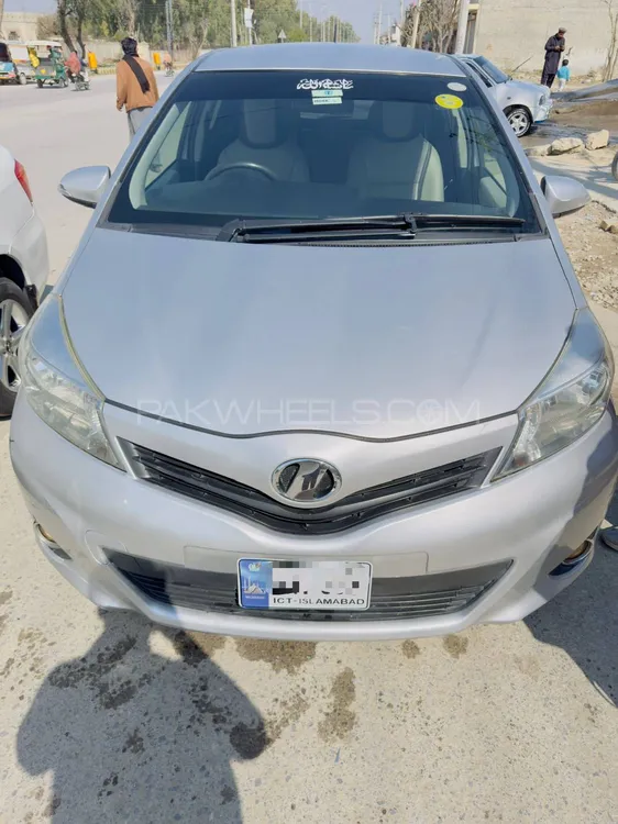 Toyota Vitz 2013 for Sale in Talagang Image-1