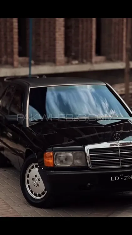 Mercedes Benz E Class 1990 for Sale in Lahore Image-1