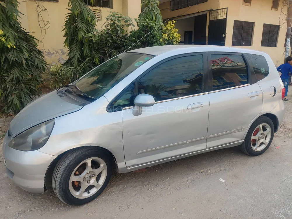 Honda Fit 2004 for Sale in Lahore Image-1