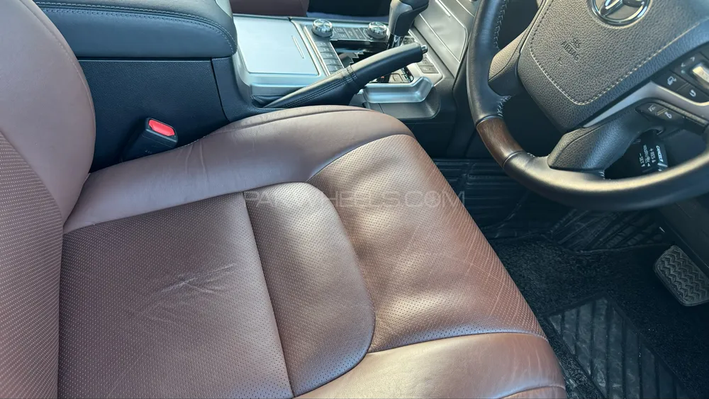Toyota Land Cruiser 2019 for Sale in Islamabad Toyota Land Cruiser 2019 for Sale in Islamabad Image-5