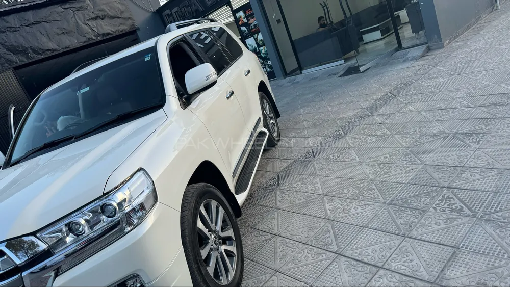 Toyota Land Cruiser 2019 for Sale in Islamabad Toyota Land Cruiser 2019 for Sale in Islamabad Image-12