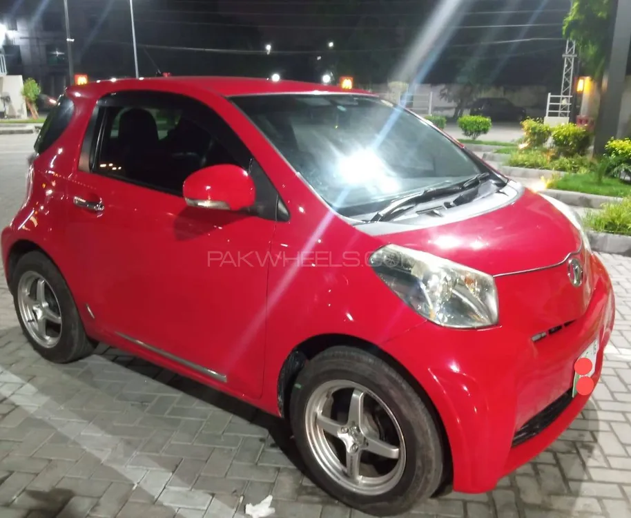 Toyota iQ 2011 for sale in Lahore