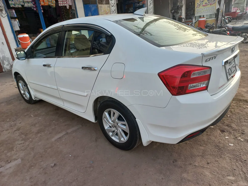 Honda City 2021 for Sale in Mian Channu Image-1