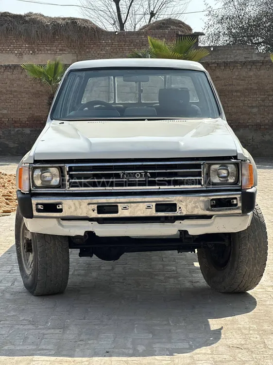 Toyota Hilux 1988 for Sale in Pak pattan sharif Image-1
