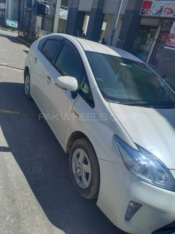 Toyota Prius 2011 for Sale in Dera ismail khan Image-1