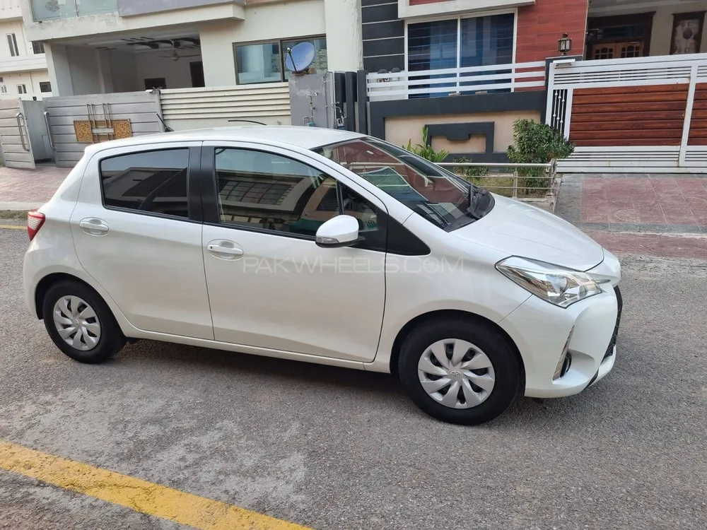 Toyota Vitz 2019 for Sale in Islamabad Image-1