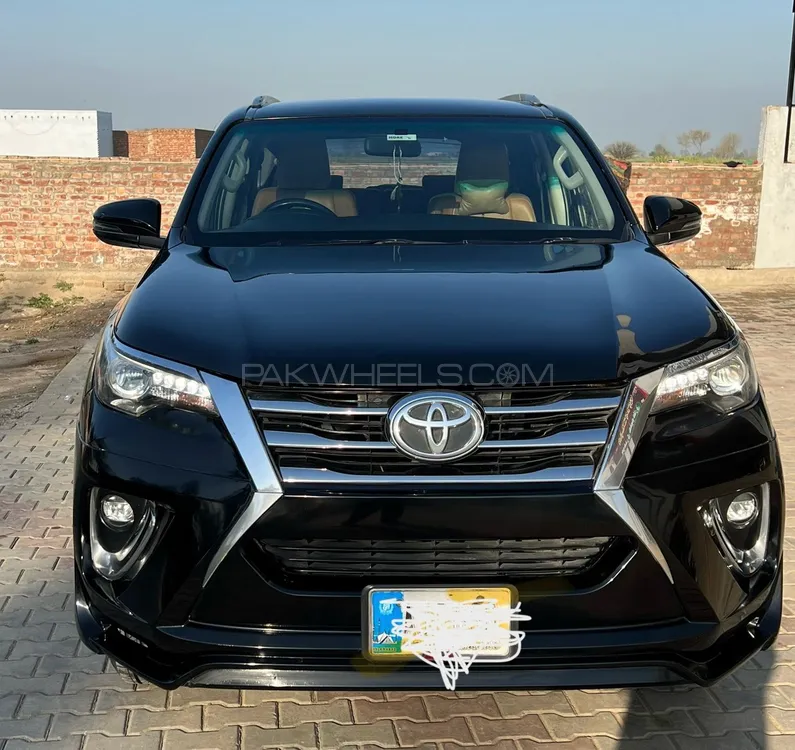 Toyota Fortuner 2018 for Sale in Narowal Image-1