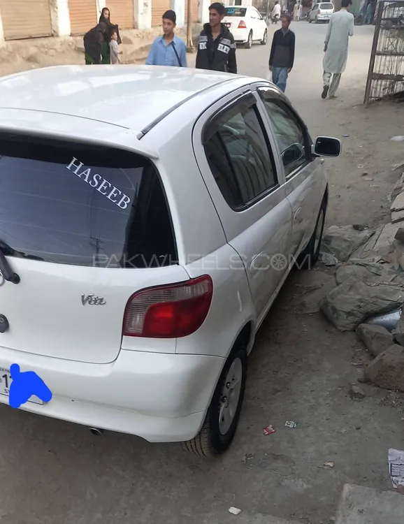 Toyota Vitz 2001 for Sale in Swat Image-1