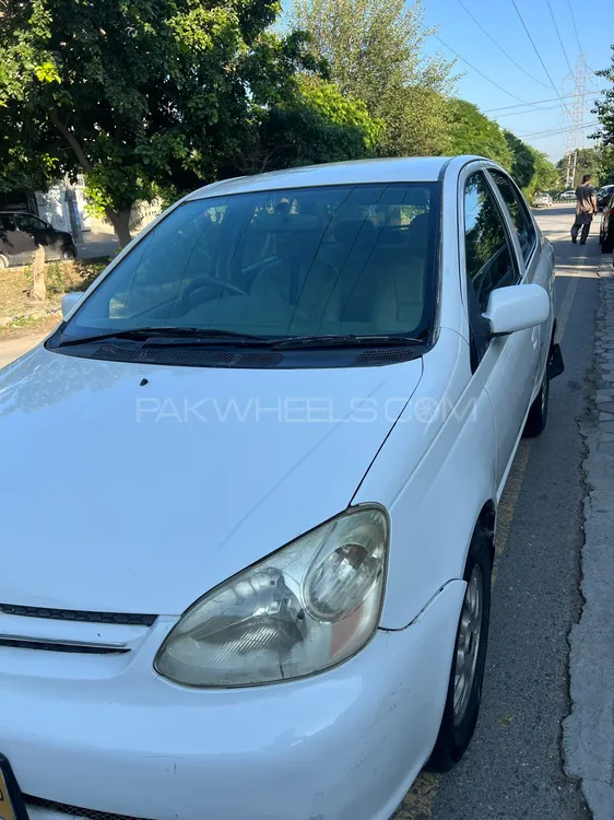 Toyota Platz 2003 for sale in Lahore