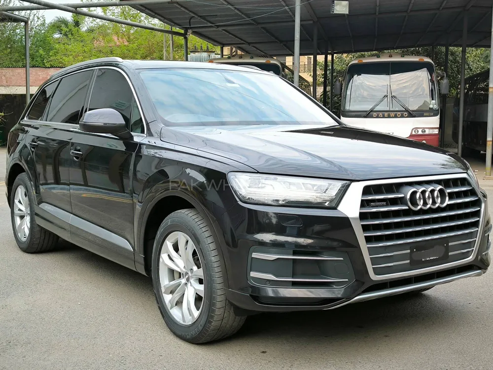 Audi Q7 2016 for sale in Lahore