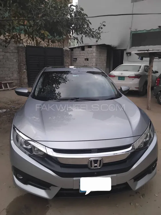 Honda Civic 2018 for Sale in Kamra Image-1
