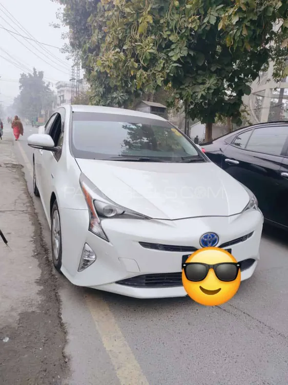Toyota Prius 2017 for Sale in Faisalabad Image-1