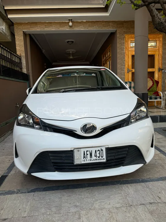 Toyota Vitz 2015 for Sale in Abbottabad Image-1