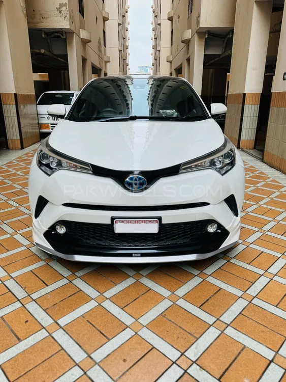 Toyota C-HR 2017 for Sale in Karachi Image-1