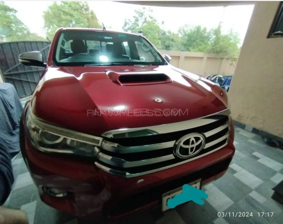 Toyota Hilux 2017 for Sale in Faisalabad Image-1