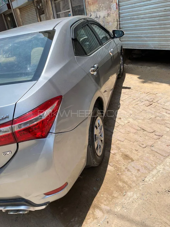 Toyota Corolla 2015 for Sale in Fort Abbass Image-1