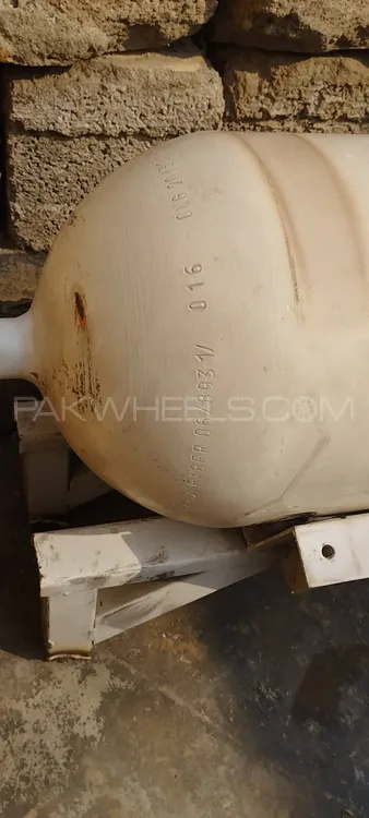 Suzuki Mehran Company CNG Cylinder available for sale Image-1