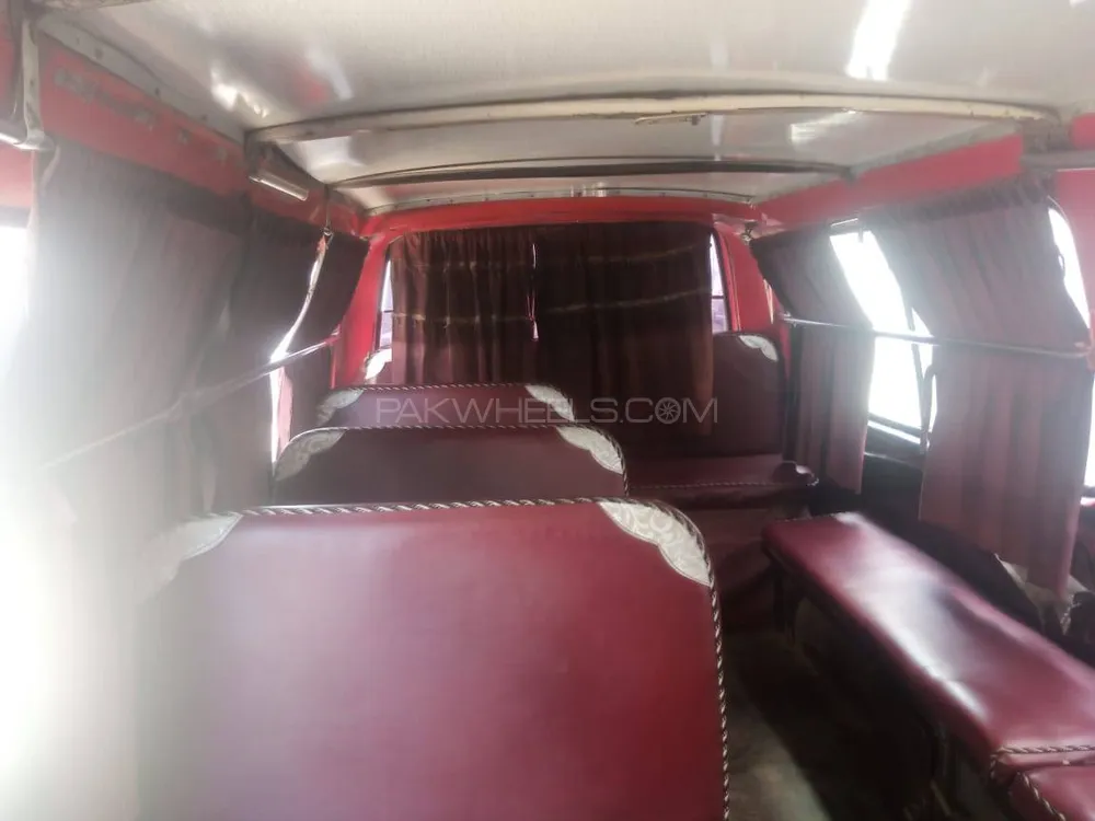 Toyota Hiace 2002 for sale in Lahore