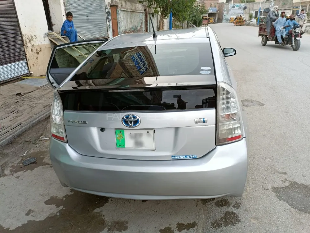 Toyota Prius 2011 for Sale in Bannu Image-1