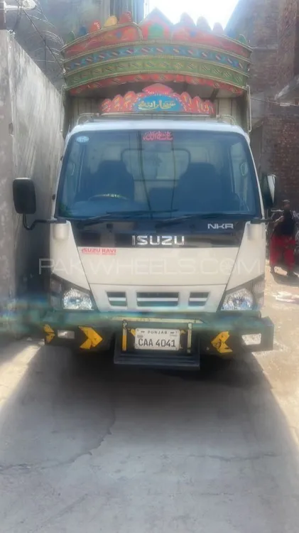 Isuzu NKR 2020 for sale in Lahore