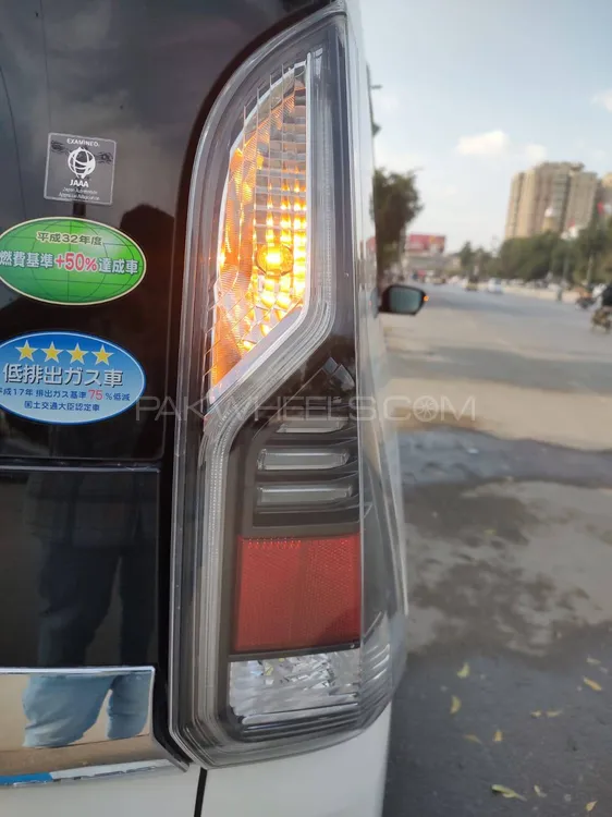 Nissan Serena 2018 for sale in Karachi