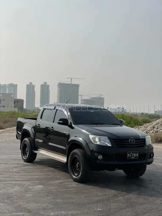 Toyota Hilux Vigo Champ G 2012 for sale in Karachi | PakWheels