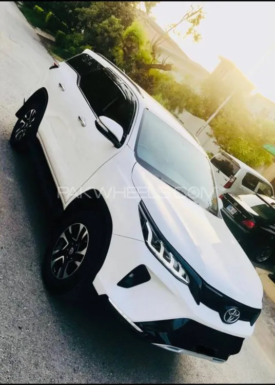 Toyota Fortuner 2017 for Sale in Hassan abdal Image-1