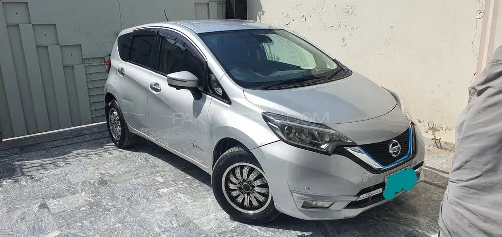 Nissan Note 2017 for Sale in Sahiwal Image-1