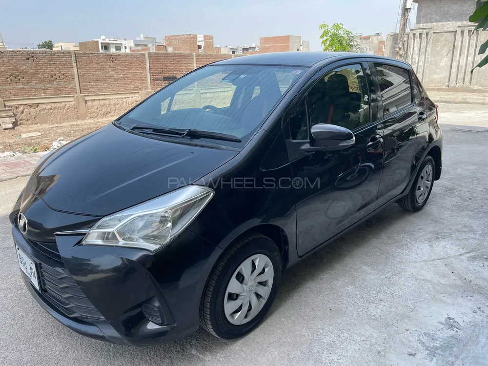 Toyota Vitz 2017 for sale in Multan