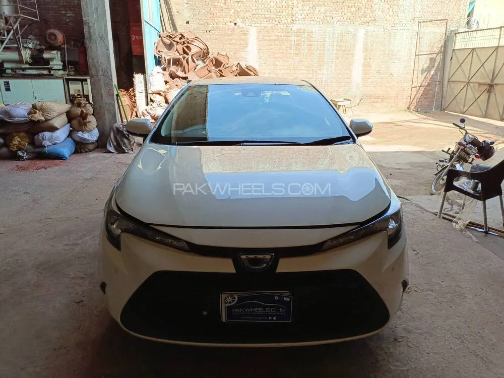Toyota Corolla Hybrid 2019 for Sale in Gujranwala Image-1