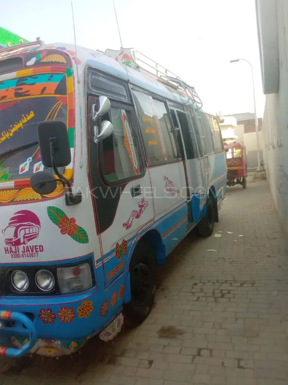 Toyota Coaster 2011 for sale in Kasur
